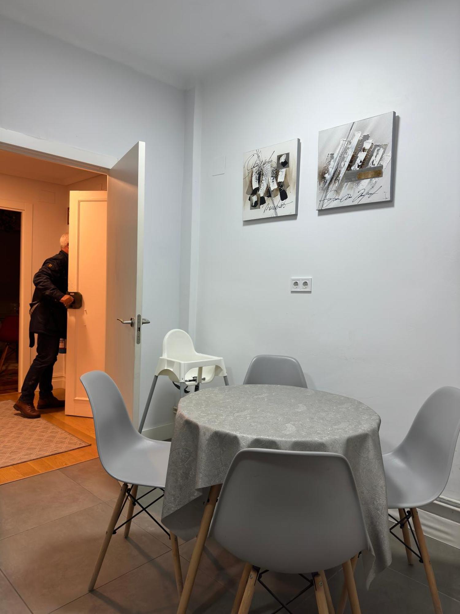 Fantastico Apartamento En El Centro De Билбао Стая снимка